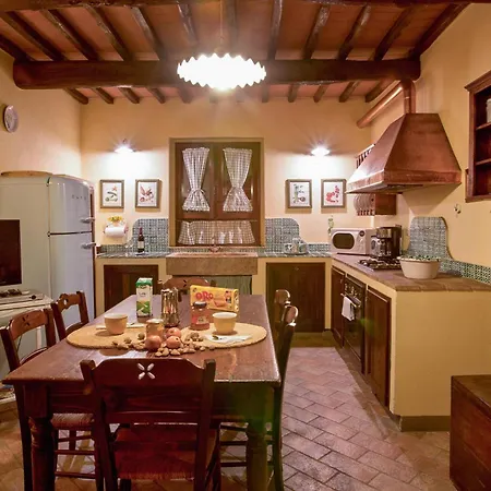 2 Bedroom Gorgeous In Casole dʼElsa